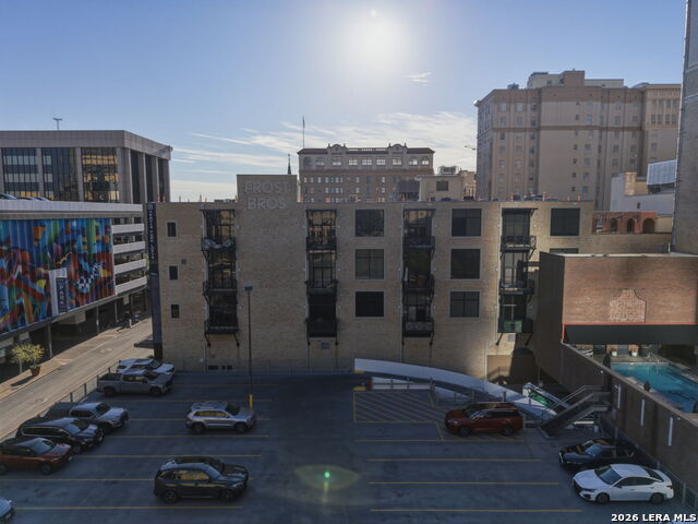 Image 28 of 29 For 214 Travis St E Apt 205