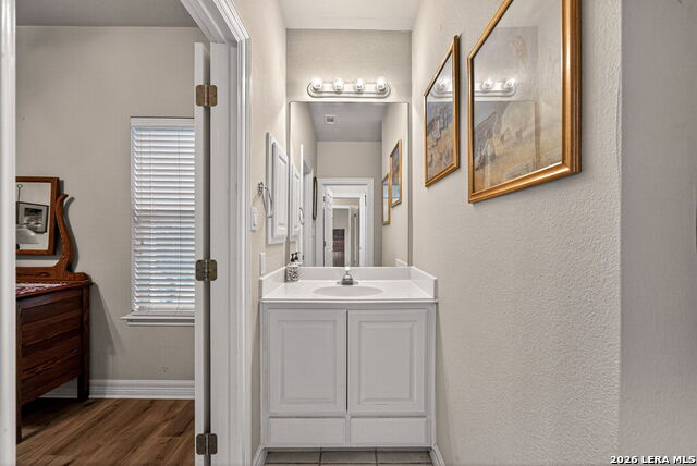 Image 40 of 68 For 24815 Birdie Rdg