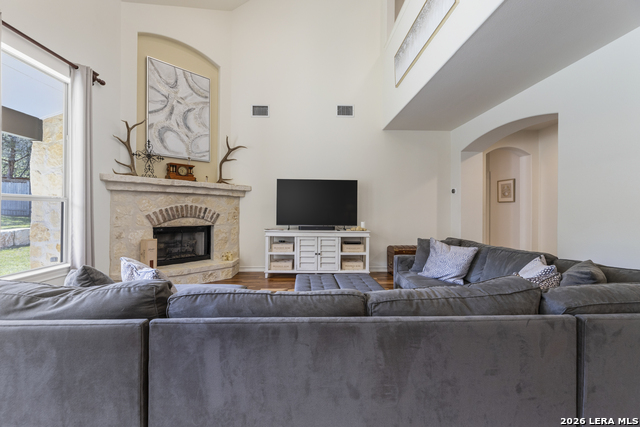 Image 14 of 59 For 26422 Enchanted Wind