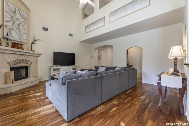 Image 17 of 59 For 26422 Enchanted Wind