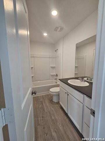 Image 10 of 13 For 731 Paul Cyn