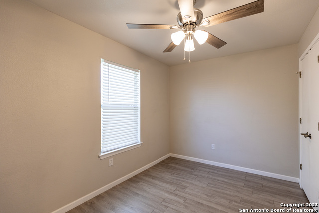 Image 13 of 26 For 3727 Aragon Dr