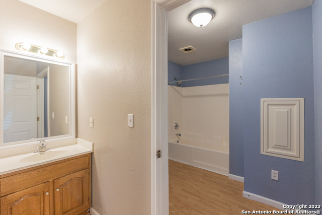 Image 15 of 26 For 3727 Aragon Dr