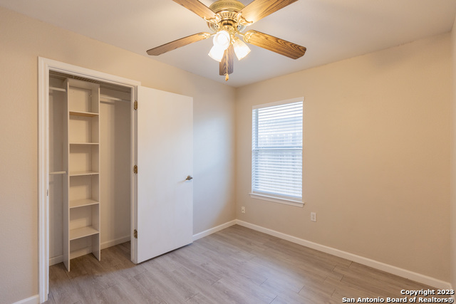 Image 18 of 26 For 3727 Aragon Dr