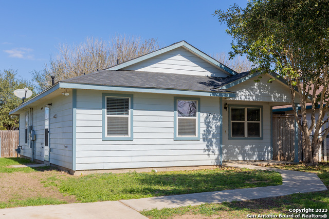 Image 2 of 26 For 3727 Aragon Dr