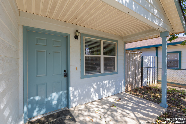 Image 4 of 26 For 3727 Aragon Dr