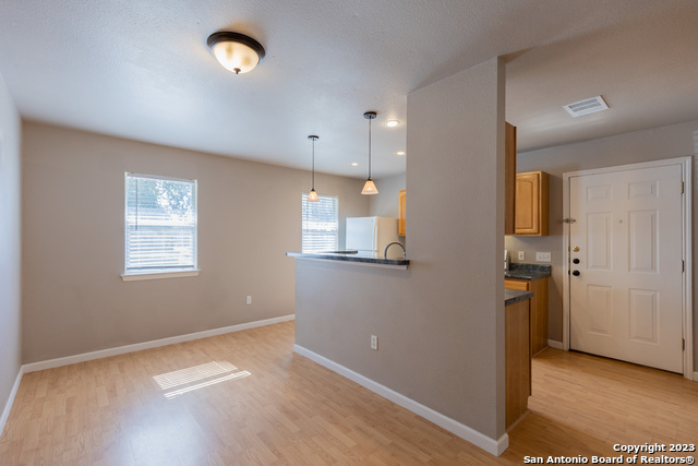 Image 7 of 26 For 3727 Aragon Dr