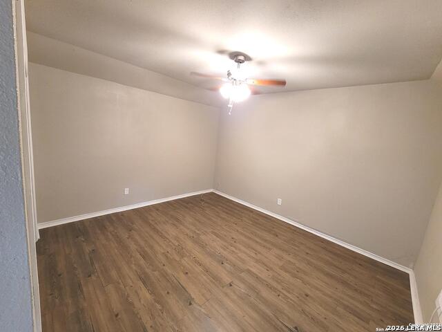 Image 8 of 9 For 1011 Avant Ave  4