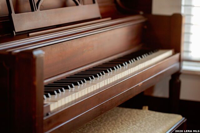 Image 7 of 45 For 400 Bowie N