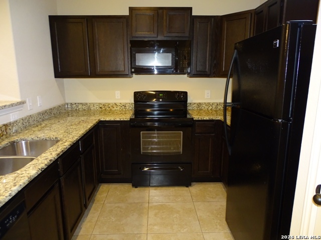 Image 10 of 25 For 6011 Karly Way  103