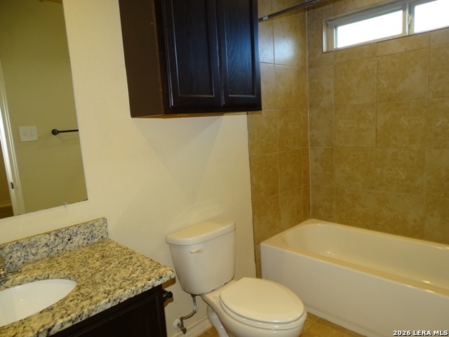 Image 20 of 25 For 6011 Karly Way  103