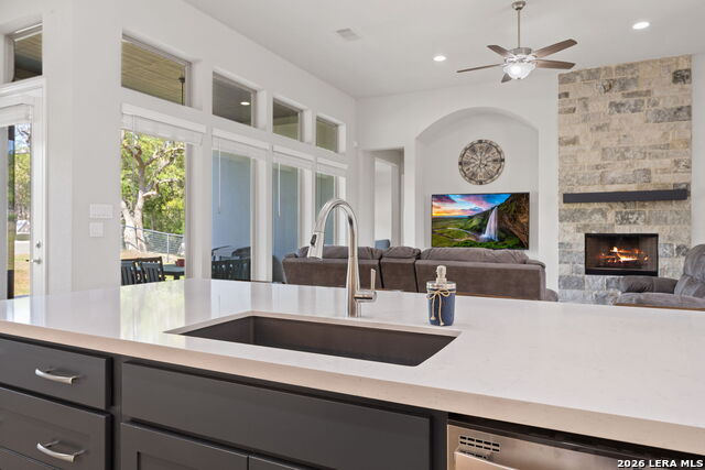 Listing photo id 9 for 2073 Marsala