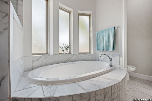 Listing photo id 15 for 2073 Marsala