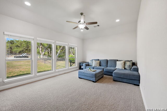 Listing photo id 22 for 2073 Marsala