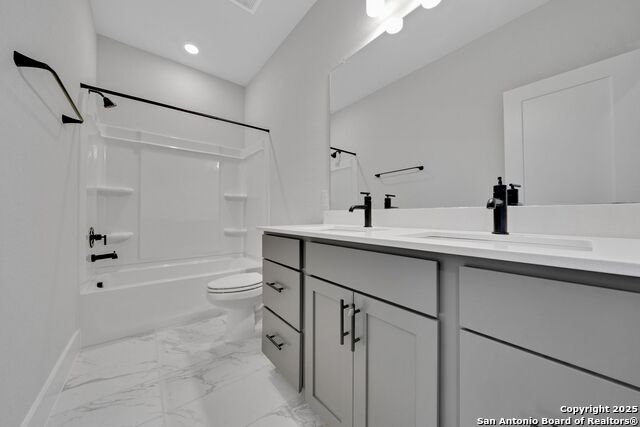 Image 25 of 40 For 13668 Giovannis Garden