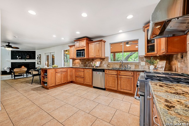 Image 14 of 49 For 155 William Classen