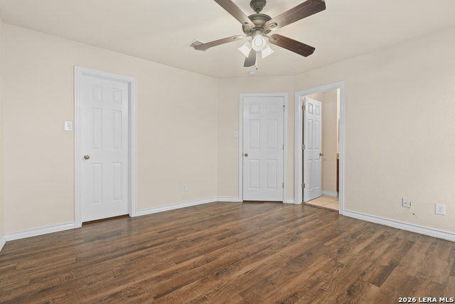 Listing photo id 14 for 4917 Appleseed Court