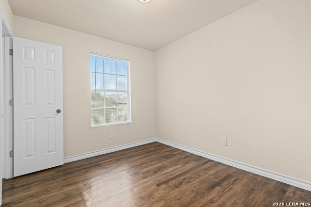 Listing photo id 18 for 4917 Appleseed Court