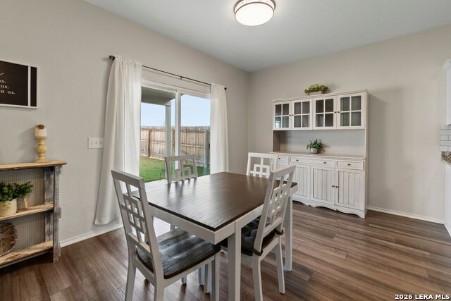 Image 14 of 36 For 5303 Hickory Pl