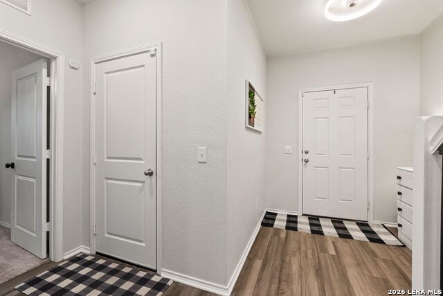 Image 5 of 36 For 5303 Hickory Pl