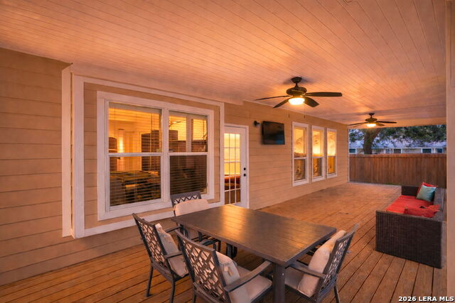 Listing photo id 28 for 9518 Wolf Pt