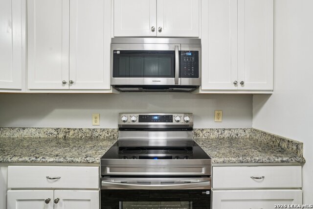Image 14 of 43 For 6106 Vance Jackson Rd  42