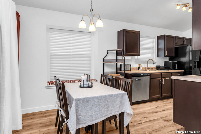 Image 11 of 25 For 4007 Desert Cir