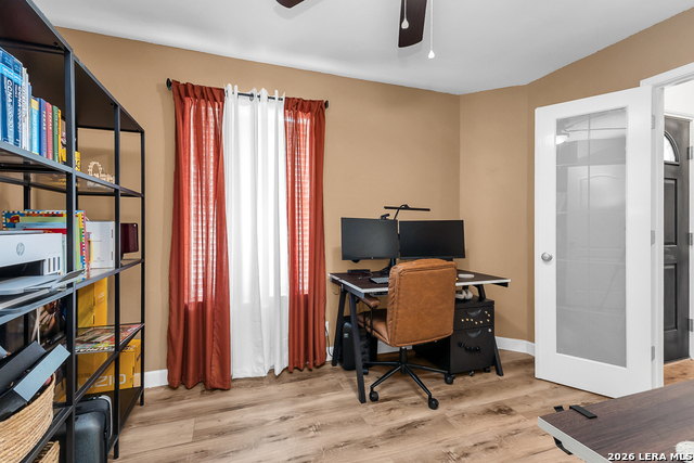 Image 17 of 25 For 4007 Desert Cir