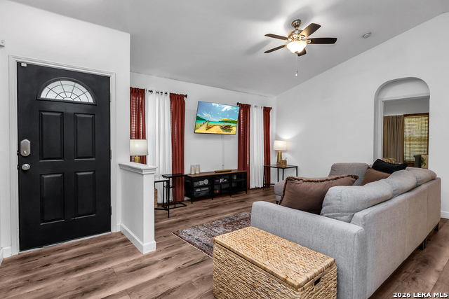 Image 5 of 25 For 4007 Desert Cir