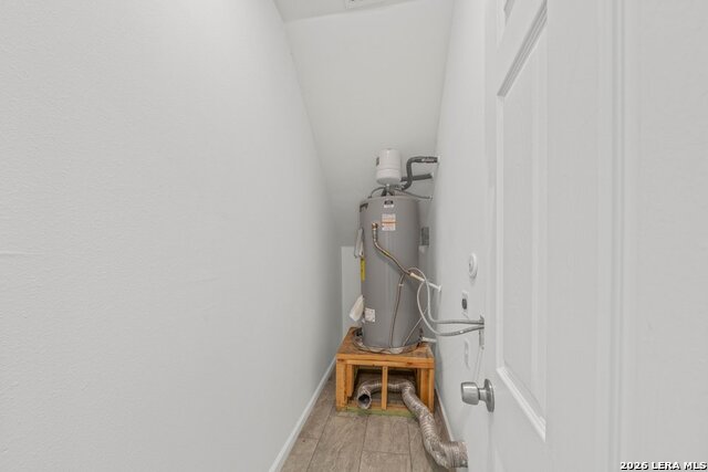 Image 13 of 30 For 323 Gabriel  201