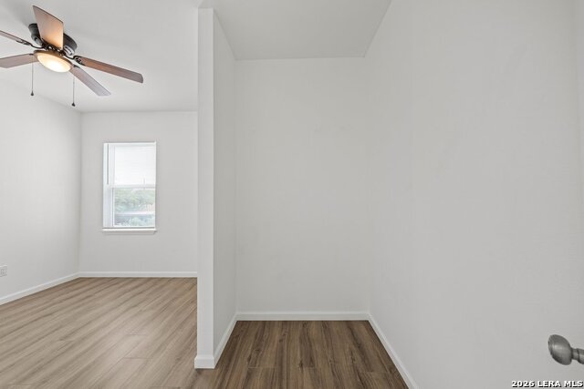 Image 17 of 30 For 323 Gabriel  201