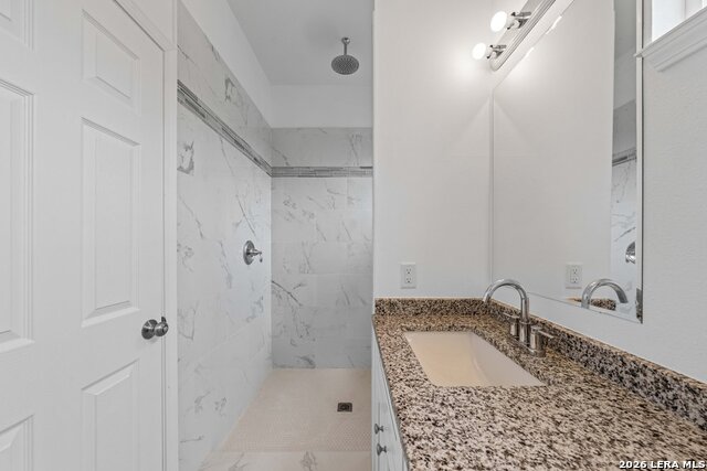 Image 26 of 30 For 323 Gabriel  201