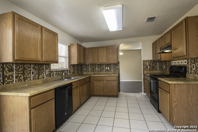 Image 5 of 35 For 518 Reba  