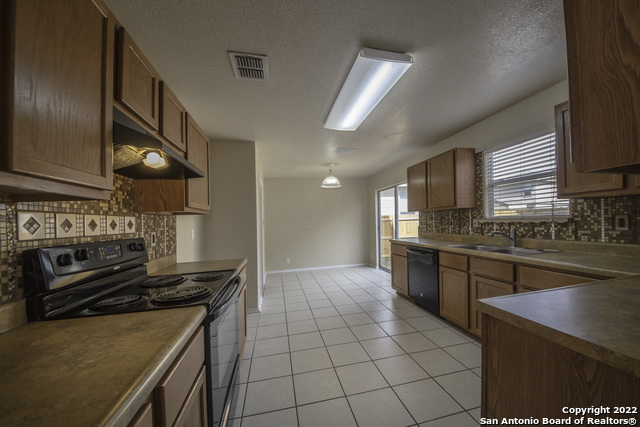 Image 6 of 35 For 518 Reba  