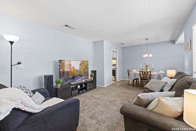 Image 4 of 21 For 13023 Larkyorke St