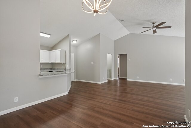 Listing photo id 8 for 7334 Sunscape