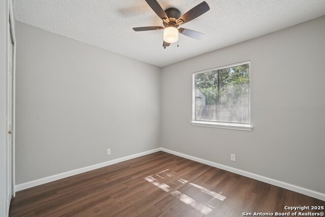 Listing photo id 12 for 7334 Sunscape