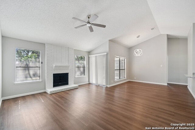 Listing photo id 3 for 7334 Sunscape