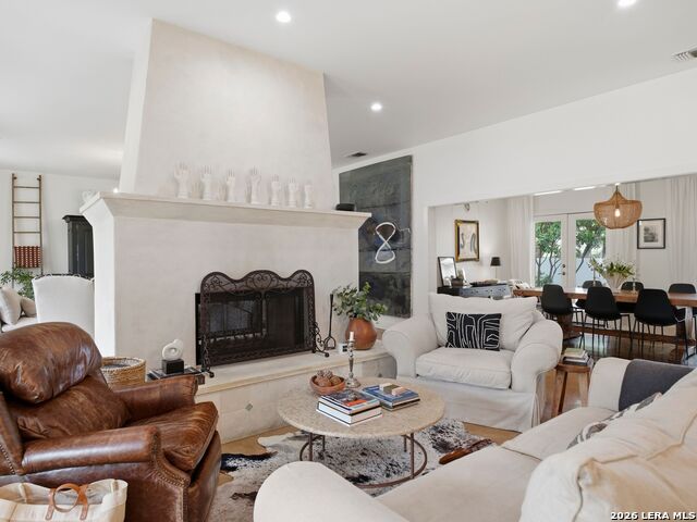 Image 19 of 60 For 2355 Oakland Bend