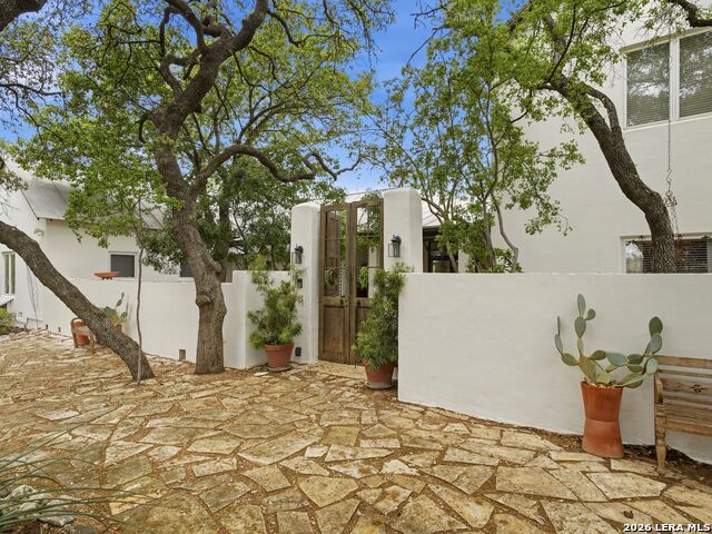 Image 3 of 60 For 2355 Oakland Bend