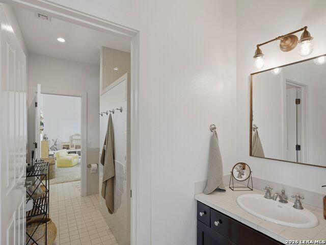 Image 37 of 60 For 2355 Oakland Bend