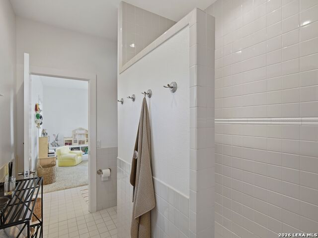 Image 38 of 60 For 2355 Oakland Bend