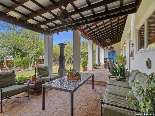 Image 42 of 60 For 2355 Oakland Bend