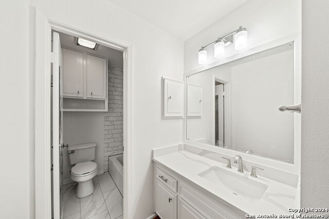 Image 16 of 30 For 6106 Vance Jackson Rd  50