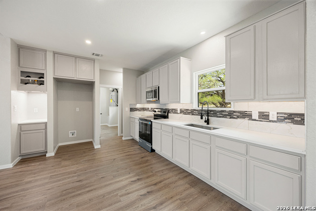 Image 13 of 39 For 316 Royal Oaks Dr