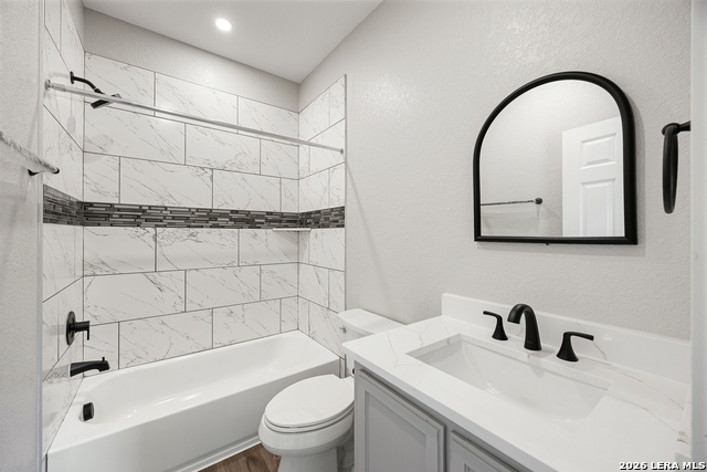 Image 15 of 39 For 316 Royal Oaks Dr