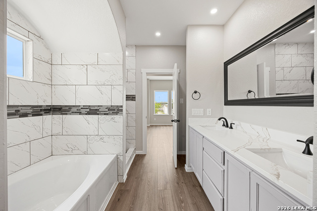 Image 24 of 39 For 316 Royal Oaks Dr