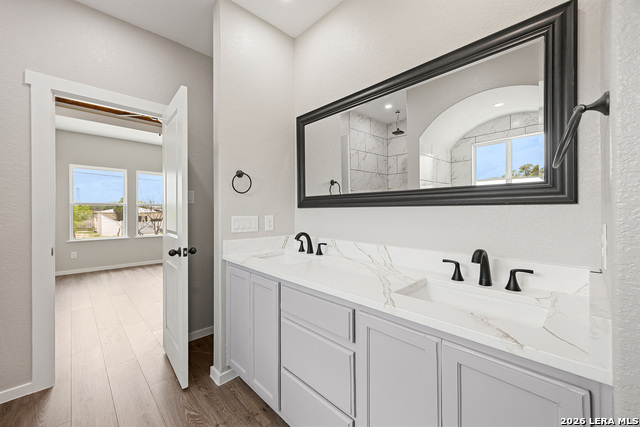 Image 25 of 39 For 316 Royal Oaks Dr