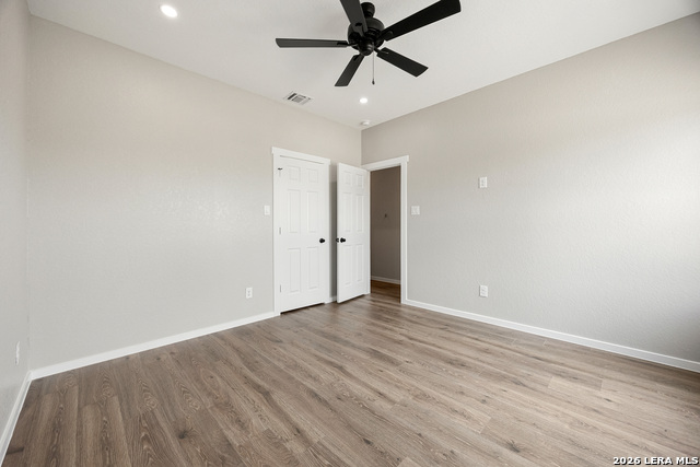 Image 30 of 39 For 316 Royal Oaks Dr