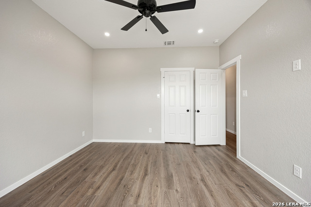 Image 31 of 39 For 316 Royal Oaks Dr